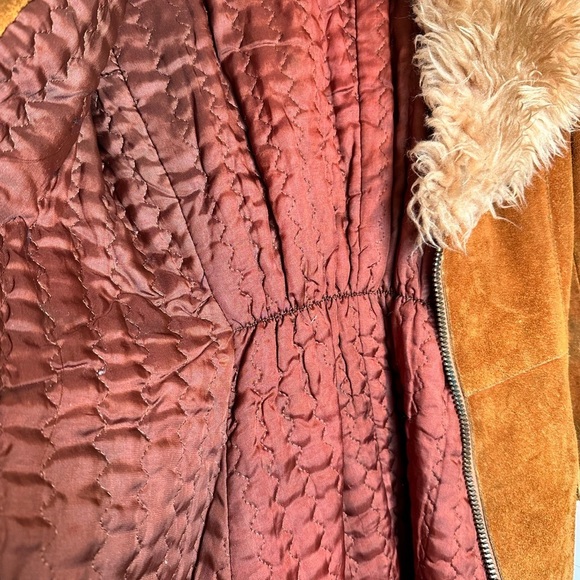 Sears Vintage Suede Fur Coat: A Timeless Piece for the Classic Fashionis… - Picture 14 of 15